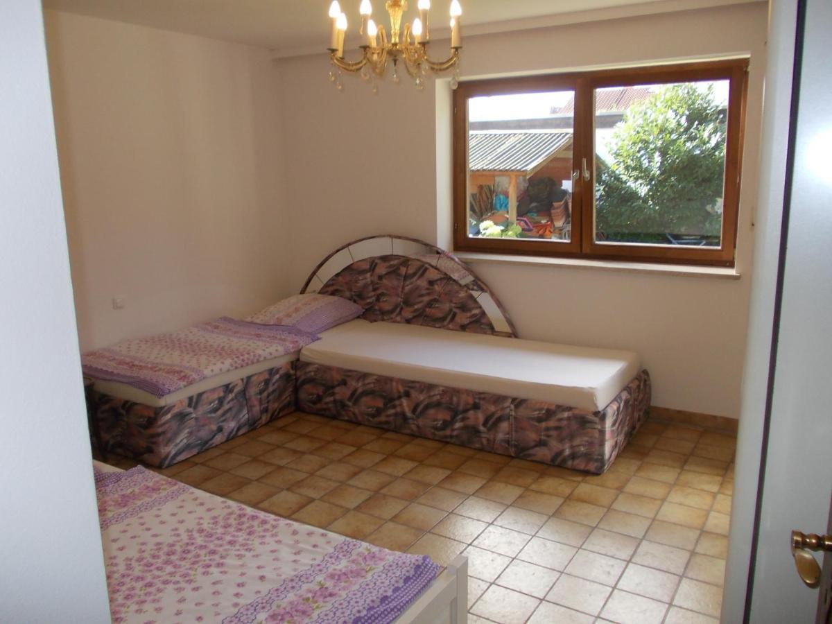 Xxl Apartment, 10 Beds, 4 Sleep-Rooms, 140Qm, 2 Wc, 2 Shower && Bruckmuhl Bagian luar foto